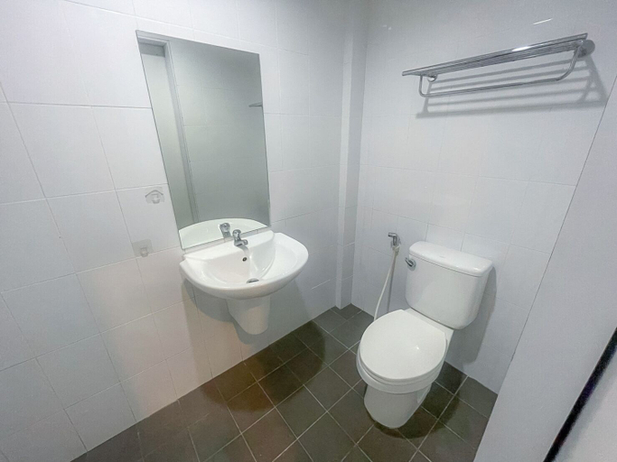 Bathroom 4, Hop On Phuket, Phuket Island