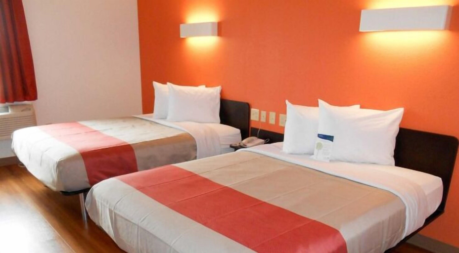 Bedroom 3, Motel 6 Jourdanton, TX, Atascosa