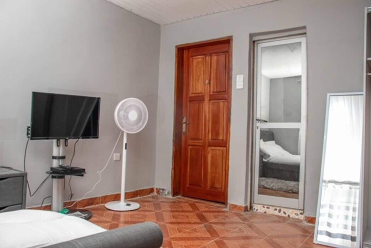Bedroom 4, Full Aircon- 3bed Villa- A/c- Wifi- Hotwater, Western Urban