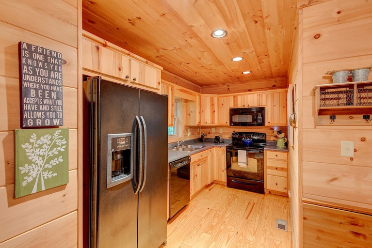 Others 5, Heritage Hill Cabins, Watauga