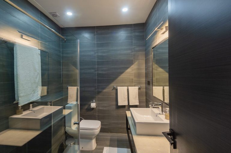 Bathroom 4, Agora Apartments, Lusaka