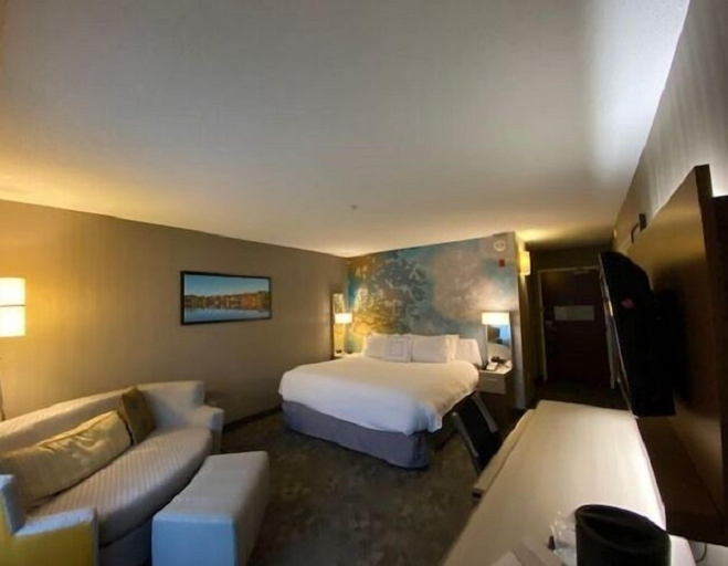 Bedroom 2, Courtyard by Marriott Concord, Merrimack