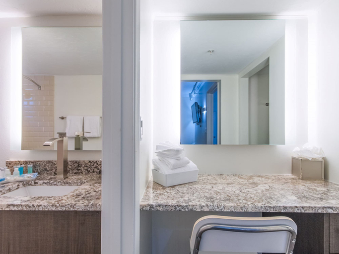 Bathroom 4, Hibiscus Suites - Gateway to Siesta Key, Sarasota