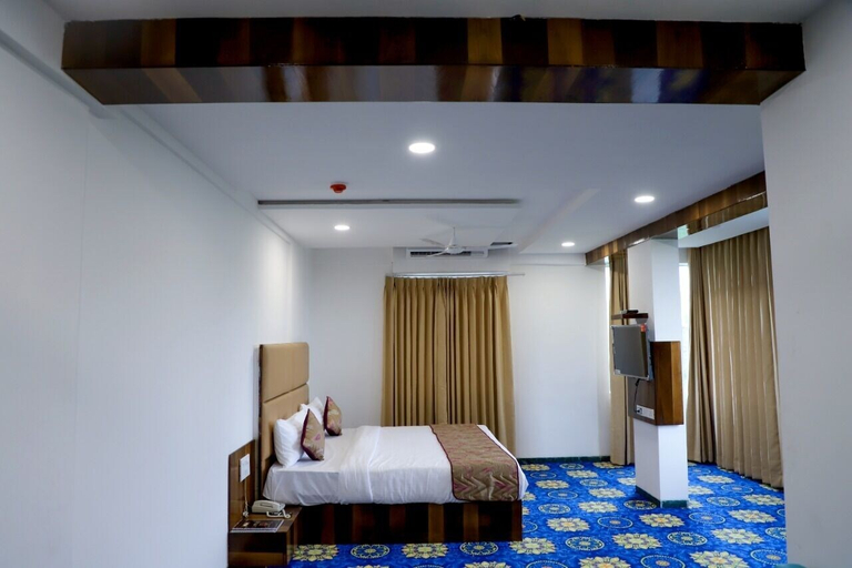 Bedroom 2, PG Resort, Nandurbar
