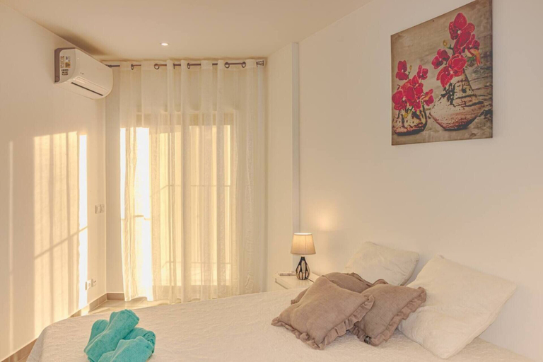 Bedroom 3, Inviting 2-bed Apartment in Armação de Pêra, Silves