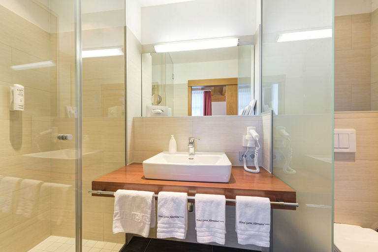 Bathroom 5, Hotel Alpenland, Landeck