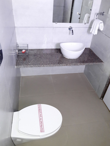Bathroom 5, Hotel Ashray Inn Express, Ahmadabad