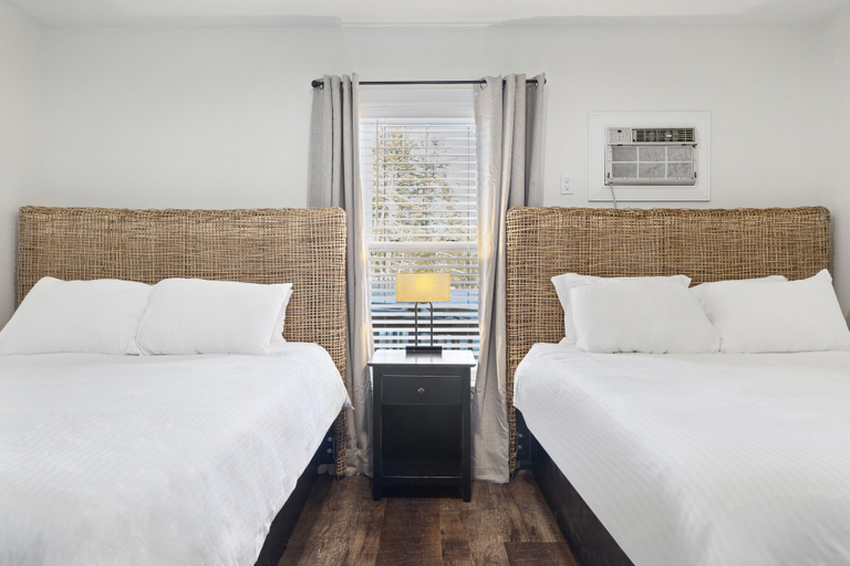 Bedroom 3, The Inn & More, Carroll