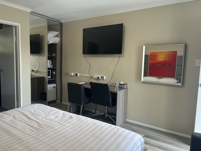 Bedroom 4, S 1 Motel, Brisbane