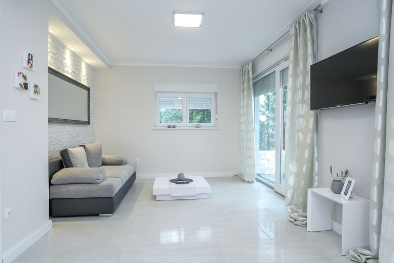 Others 5, Tomana Apartment with Jacuzzi, Novalja