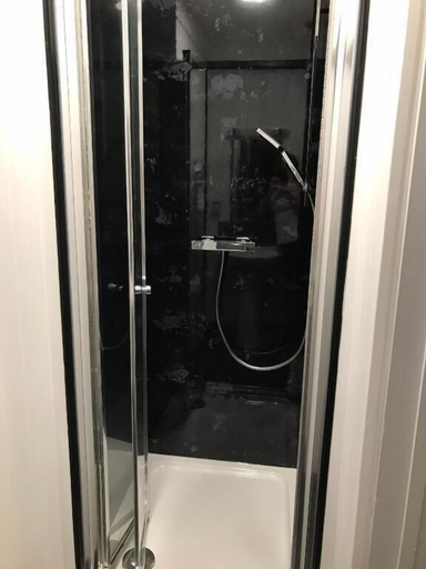 Bathroom 3, THE BUGLE HOTEL, Hampshire
