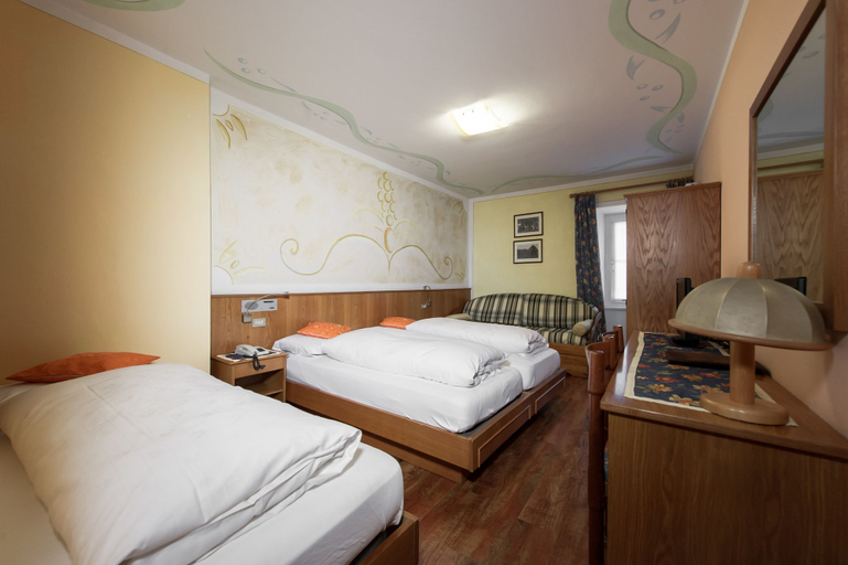 Bedroom 3, Hotel Stella, Trento