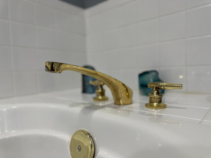 Bathroom, Kosmos Rentals, Hampton