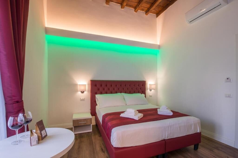 Bedroom 5, MAGENTA COLLECTION ARGENTINA, Rome