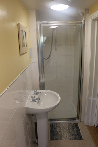Bathroom 3, The Boat Inn Hayton, Nottinghamshire