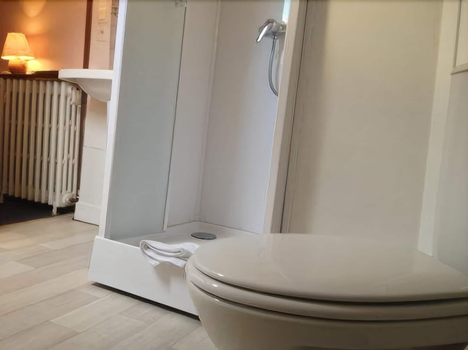 Bathroom 4, Hotel Morand, Seine-Maritime