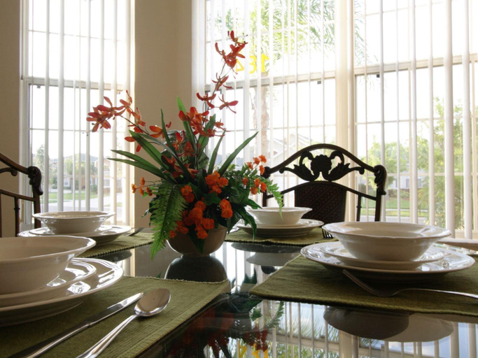 Food & Drinks, 5 Bed 4720, Osceola