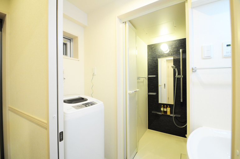 Bathroom 3, Costa Bella Condominiun Resort, Motobu