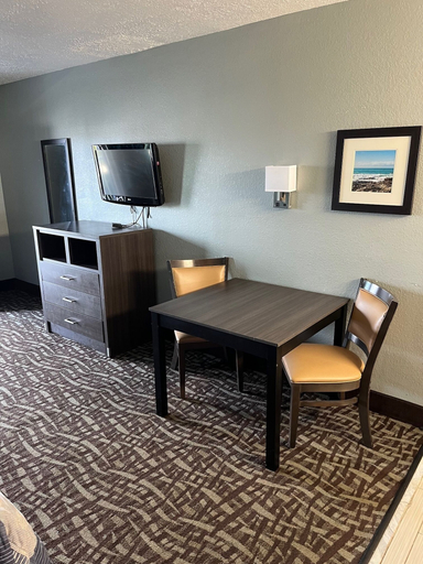 Others 5, Brandon Motor Lodge, Hillsborough