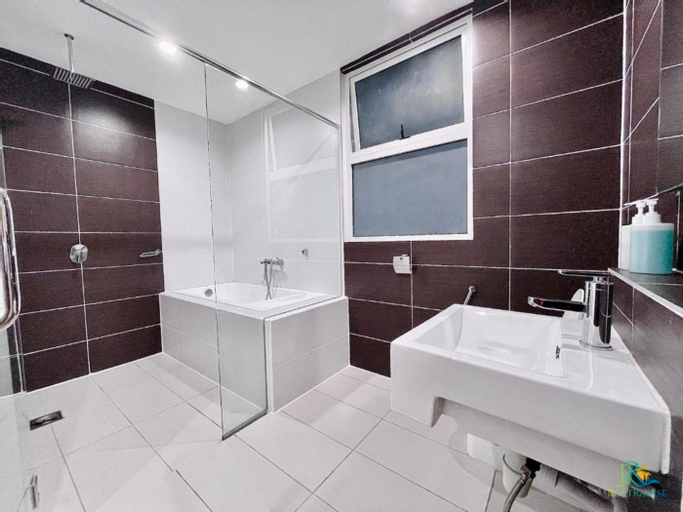 Bathroom 7