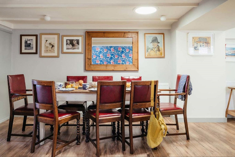 Food & Drinks, 6 Barnoon Terrace, Cornwall