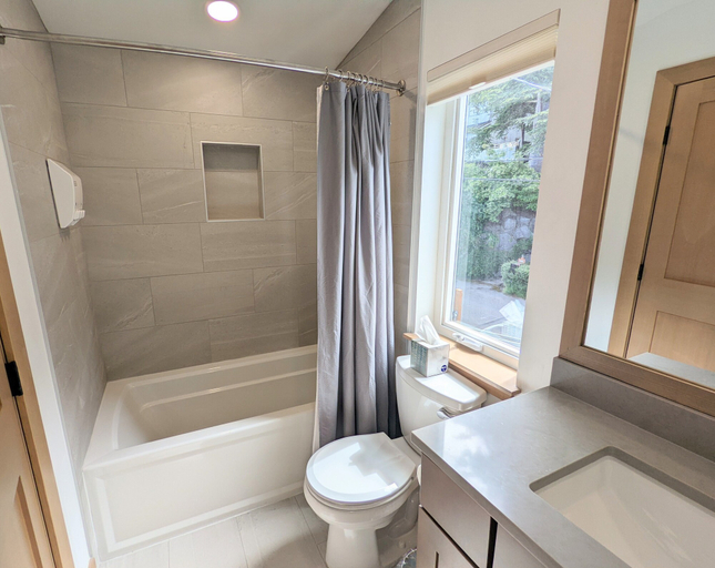 Bathroom 3, Seattle Vacation Home Alki Beach House, Seattle