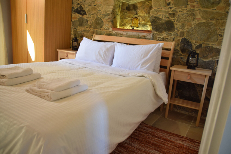 Bedroom 2, Konatzin tou Massou by raise