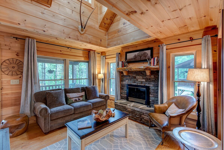 Others 4, Heritage Hill Cabins, Watauga