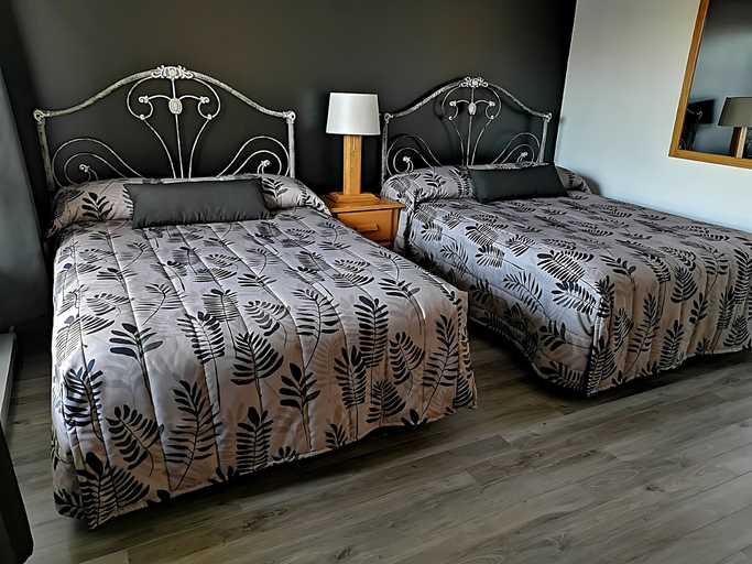 Bedroom 4, Motel Chantmartin, La Haute-Côte-Nord