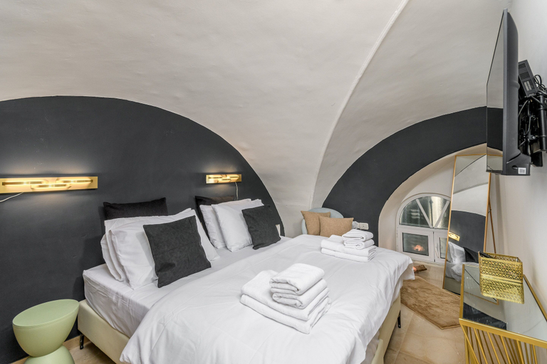 Bedroom 3, Nina Luxury Apartment