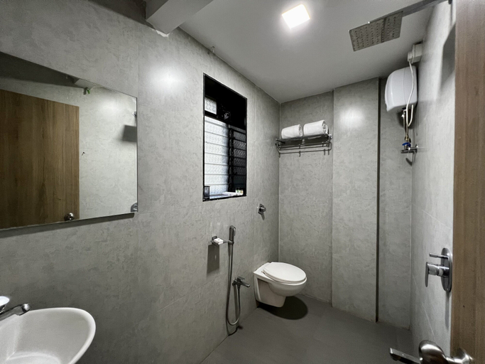 Bathroom 5, Paramount Riverfront Resort & Spa, Raigarh