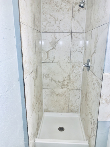 Bathroom 4, The Doze Off, Houston