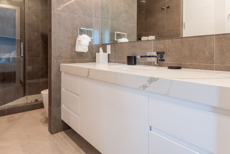 Bathroom 3, Club Suites at Rum Point