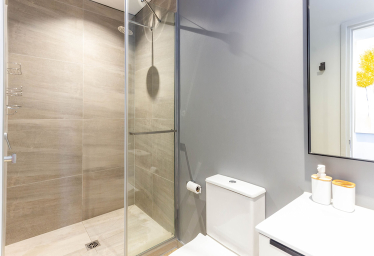 Bathroom, One Thibault Square 1517 by CTHA, City of Cape Town