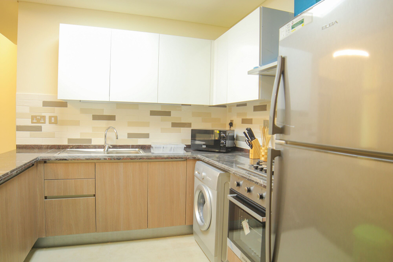 Private kitchen, 2 Bedroom Apartment- Azizi Plaza, Dubai