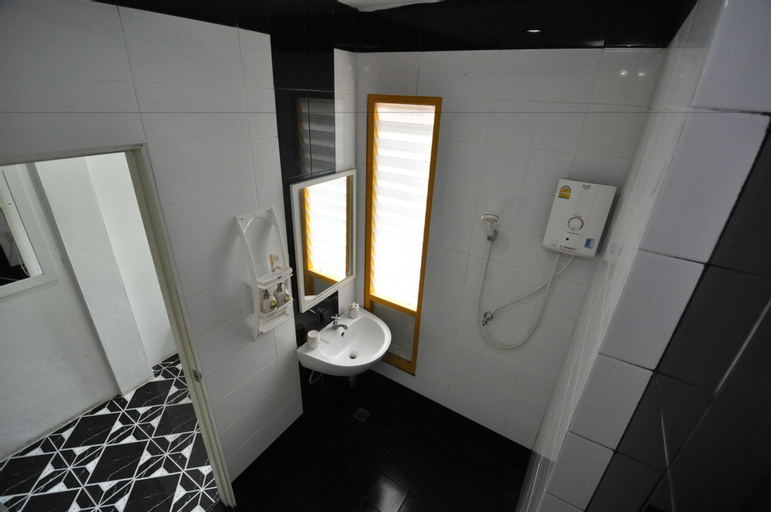 Bathroom 5