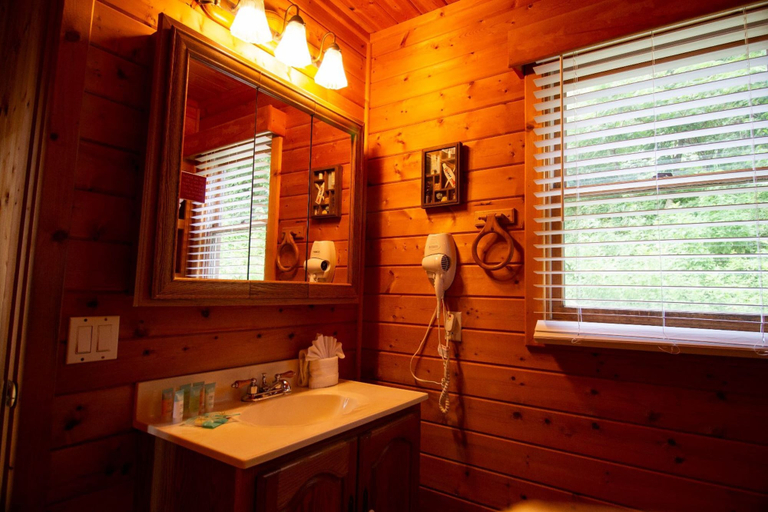 Bathroom 3, Smoky Waters by Hosteeva, Sevier