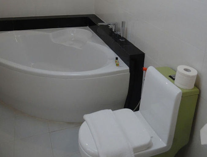 Bathroom 3, Paragon Hotel, Mandalay