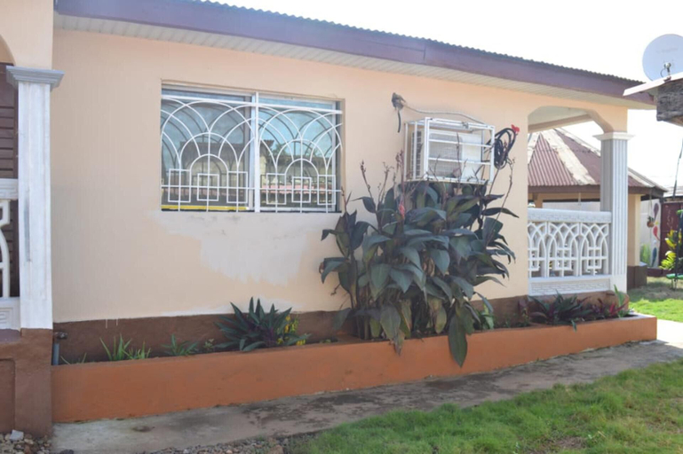 Exterior & Views 2, Full Aircon- 3bed Villa- A/c- Wifi- Hotwater, Western Urban