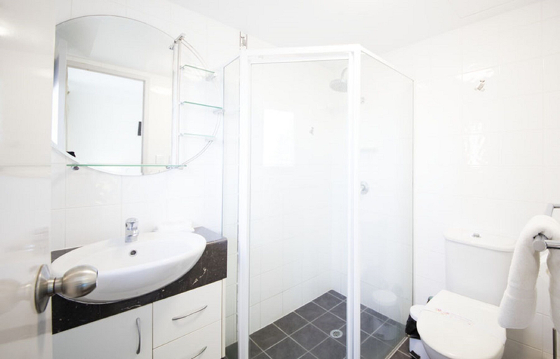 Bathroom 4, Warringa Surf, Gold Coast