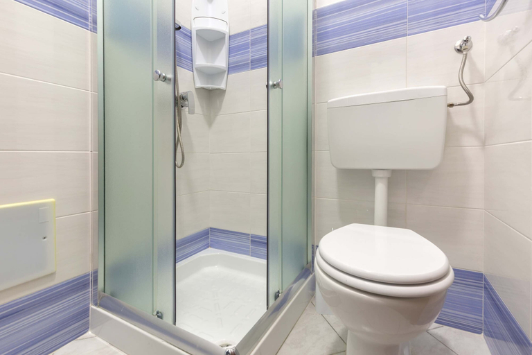 Bathroom 5, 2214 Villetta Enea - Mono 1 by Barbarhouse, Lecce