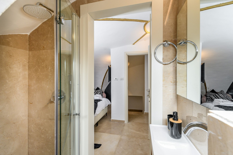 Bathroom 4, Nina Luxury Apartment