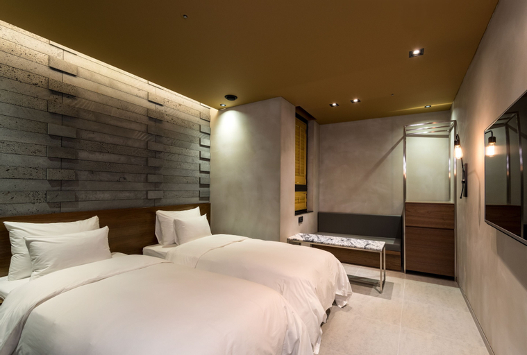 Bedroom 12