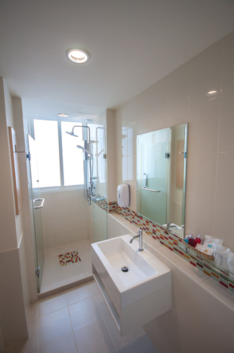 Bathroom 3, Implace Impact at Msociety Condo, Pak Kret