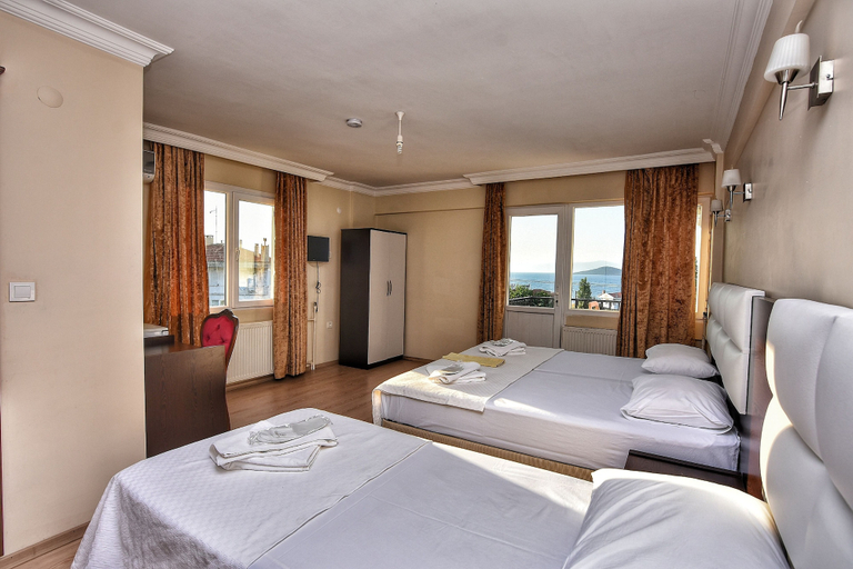 Bedroom 4, Uzunhan Hotel, Ayvalık