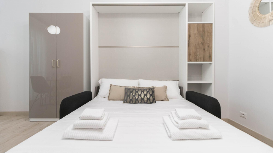 Bedroom 4, Gioberti 11, Milano