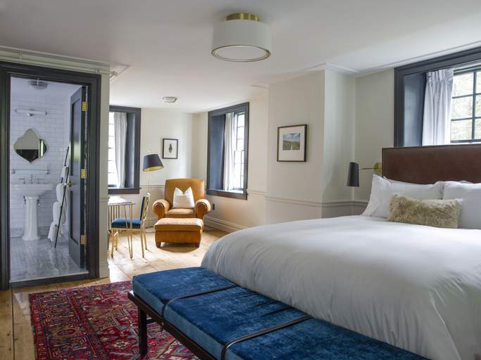 Bedroom 24