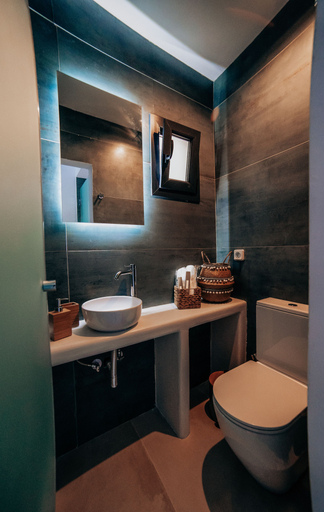Bathroom 2, Ble Kythnos Suites, South Aegean
