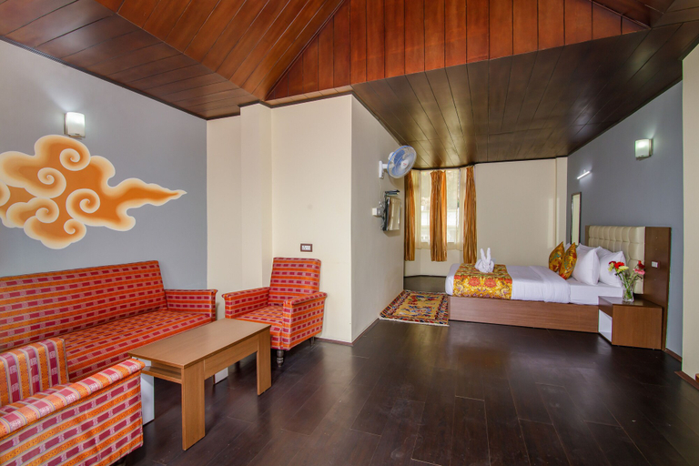 Others 5, Muscatel Grand Silkroute 300 Mts MG Marg, East Sikkim