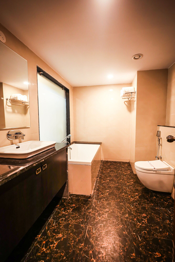 Bathroom 5, VAGATOR DOWNTOWN, North Goa